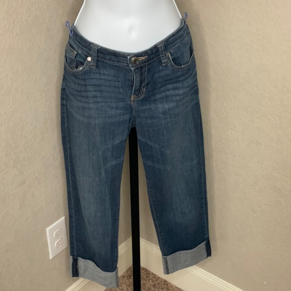 328 - Gap NWOT Cropped Blue Jeans, Straight Leg w/ Cuffed Hem, Size 6